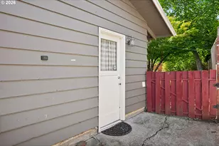 731 SE 143rd Ave, Portland, OR 97233 - Photo 22