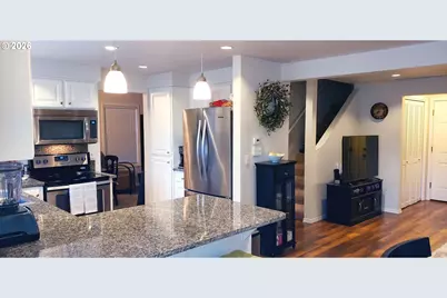 8565 SW Stratford Ct, Tigard, OR 97224 - Photo 4