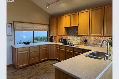 8003 SE Evergreen Hwy, Vancouver, WA 98664 - Photo 20