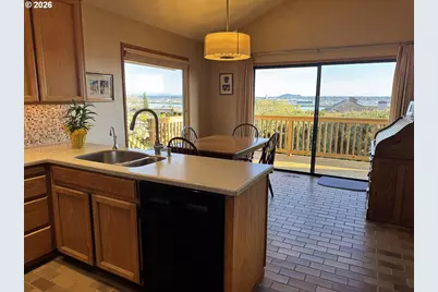 8003 SE Evergreen Hwy, Vancouver, WA 98664 - Photo 22