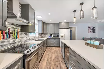 3817 SE Spruce St, Hillsboro, OR 97123 - Photo 6