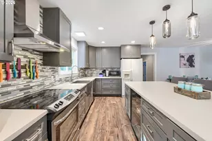 3817 SE Spruce St, Hillsboro, OR 97123 - Photo 6