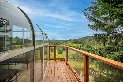 1055 NW Estate Dr, Seal Rock, OR 97376 - Photo 18