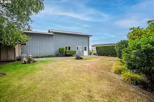 1055 NW Estate Dr, Seal Rock, OR 97376 - Photo 44