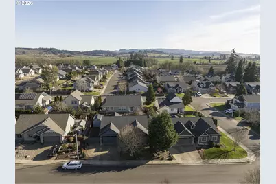 612 N 6th St, Carlton, OR 97111 - Photo 38