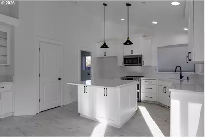 612 N 6th St, Carlton, OR 97111 - Photo 12