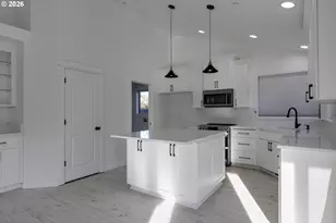 612 N 6th St, Carlton, OR 97111 - Photo 12