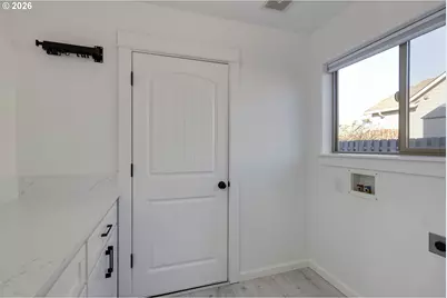 612 N 6th St, Carlton, OR 97111 - Photo 16