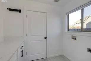 612 N 6th St, Carlton, OR 97111 - Photo 16