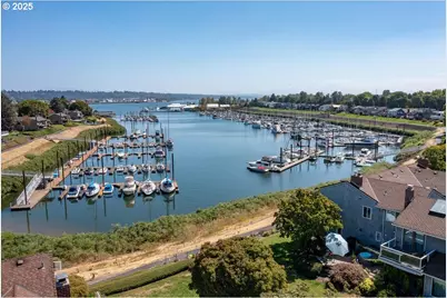 615 N Tomahawk Island Dr, Portland, OR 97217 - Photo 10