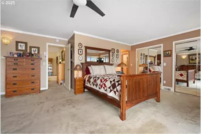 615 N Tomahawk Island Dr, Portland, OR 97217 - Photo 32