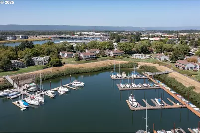 615 N Tomahawk Island Dr, Portland, OR 97217 - Photo 2