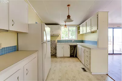 658 S 57th St #55, Springfield, OR 97478 - Photo 12