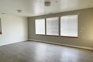 9350 SE Taylor St, Portland, OR 97216 - Photo 12