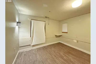 9350 SE Taylor St, Portland, OR 97216 - Photo 20