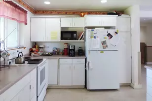 9350 SE Taylor St, Portland, OR 97216 - Photo 30