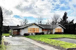 9350 SE Taylor St, Portland, OR 97216 - Photo 2