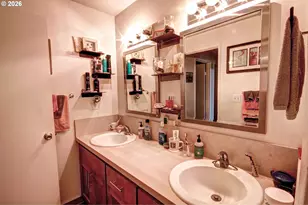 1715 SE 5th St, Gresham, OR 97080 - Photo 4