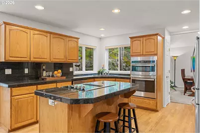 16623 SW Timberland Dr, Beaverton, OR 97007 - Photo 10