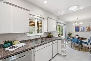 11021 SW 59th Ave, Portland, OR 97219 - Photo 16