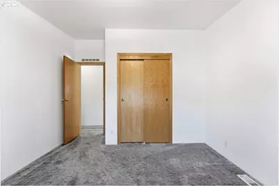 341 S 9th St, Kalama, WA 98625 - Photo 32