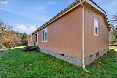 341 S 9th St, Kalama, WA 98625 - Photo 4