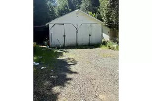 301 Humphrey Addition Rd, Glendale, OR 97442 - Photo 4