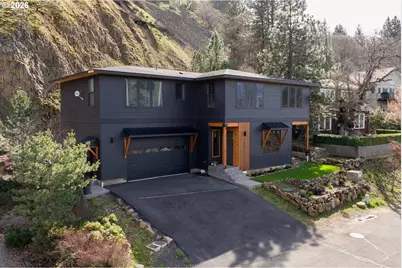 106 Cherry Hill Dr, Mosier, OR 97040 - Photo 1