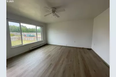755 735 Bluff Ave, Bandon, OR 97411 - Photo 6