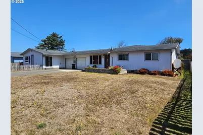755 735 Bluff Ave, Bandon, OR 97411 - Photo 1