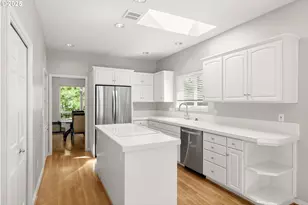 3029 Clubhouse Ct, West Linn, OR 97068 - Photo 6