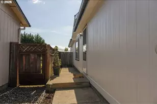 20944 NE Brentwood Ct, Donald, OR 97020 - Photo 4