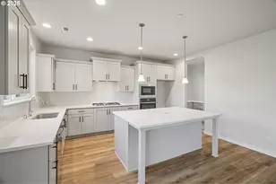 1393 N Kalani Loop, Ridgefield, WA 98642 - Photo 4