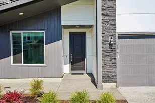 1393 N Kalani Loop, Ridgefield, WA 98642 - Photo 2