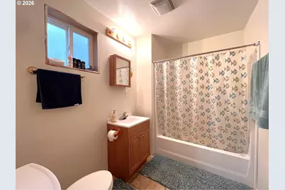 205 N Schoneman Ave, Coos Bay, OR 97420 - Photo 26