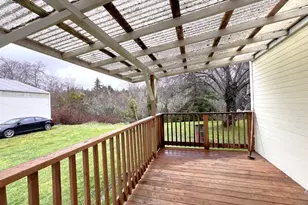 205 N Schoneman Ave, Coos Bay, OR 97420 - Photo 14