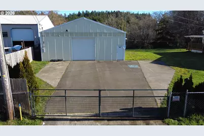 205 N Schoneman Ave, Coos Bay, OR 97420 - Photo 6