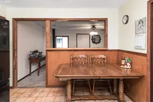 205 N Schoneman Ave, Coos Bay, OR 97420 - Photo 22