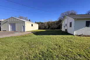 205 N Schoneman Ave, Coos Bay, OR 97420 - Photo 8