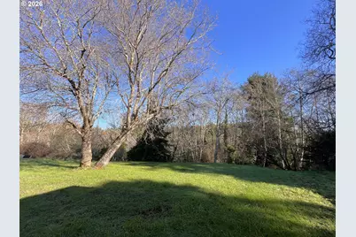 205 N Schoneman Ave, Coos Bay, OR 97420 - Photo 16