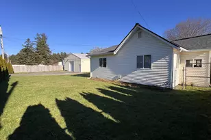 205 N Schoneman Ave, Coos Bay, OR 97420 - Photo 10