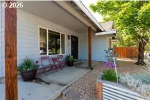 804 NE Providence Dr, Bend, OR 97701 - Photo 4