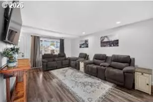 804 NE Providence Dr, Bend, OR 97701 - Photo 10