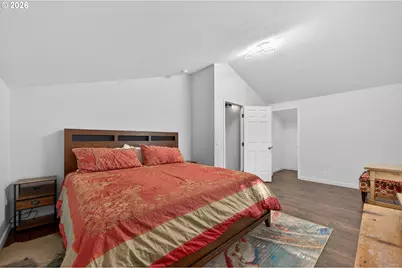 804 NE Providence Dr, Bend, OR 97701 - Photo 28