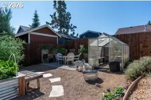 804 NE Providence Dr, Bend, OR 97701 - Photo 40