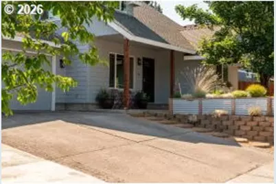 804 NE Providence Dr, Bend, OR 97701 - Photo 4