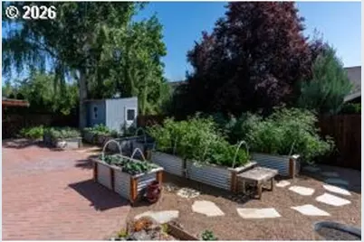 804 NE Providence Dr, Bend, OR 97701 - Photo 38