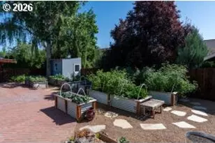 804 NE Providence Dr, Bend, OR 97701 - Photo 38