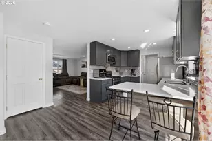 804 NE Providence Dr, Bend, OR 97701 - Photo 10