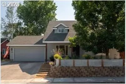 804 NE Providence Dr, Bend, OR 97701 - Photo 2